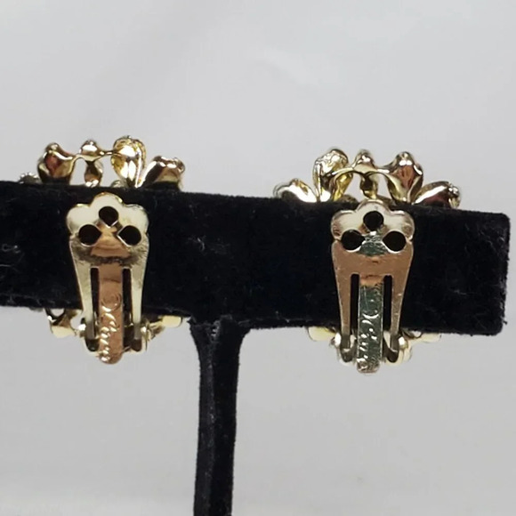 Vintage Coro Orange Peach Enamel Floral Clip-On Earrings Huggies - Picture 8 of 11